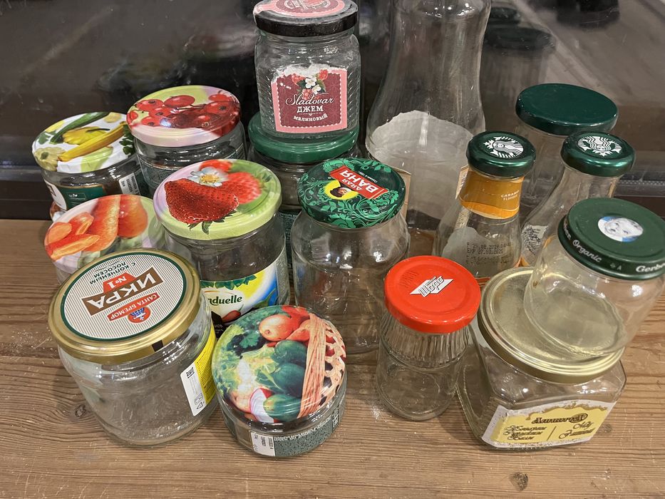 Банки стеклянные.