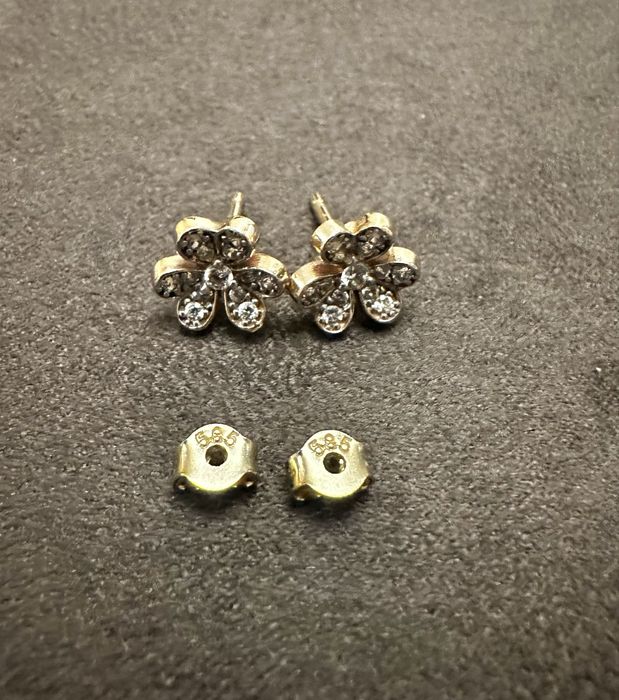 Cercei din aur 14 k, cu zirconii, model trifoi floare