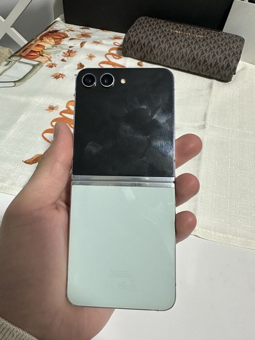 Samsung Z Flip 5
