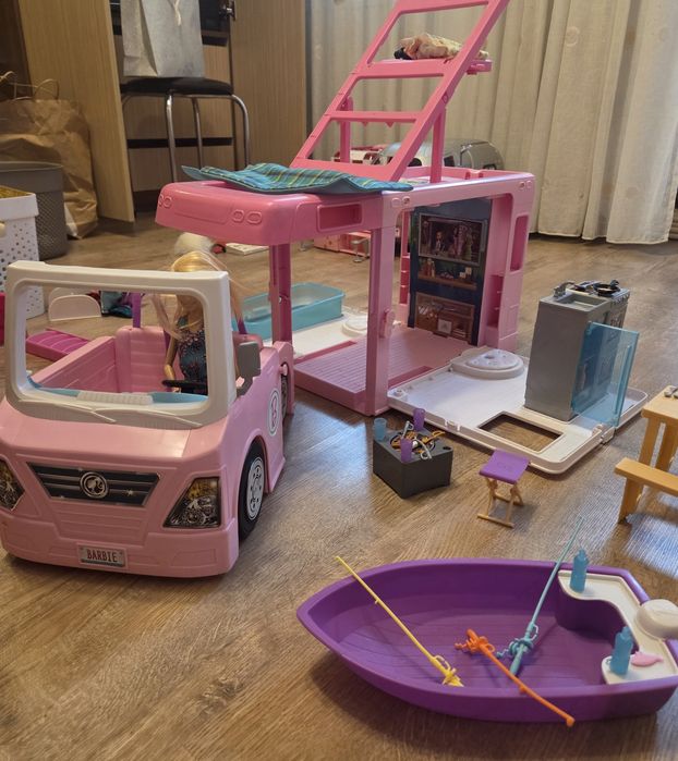 Rulota Barbie si Casa Barbie