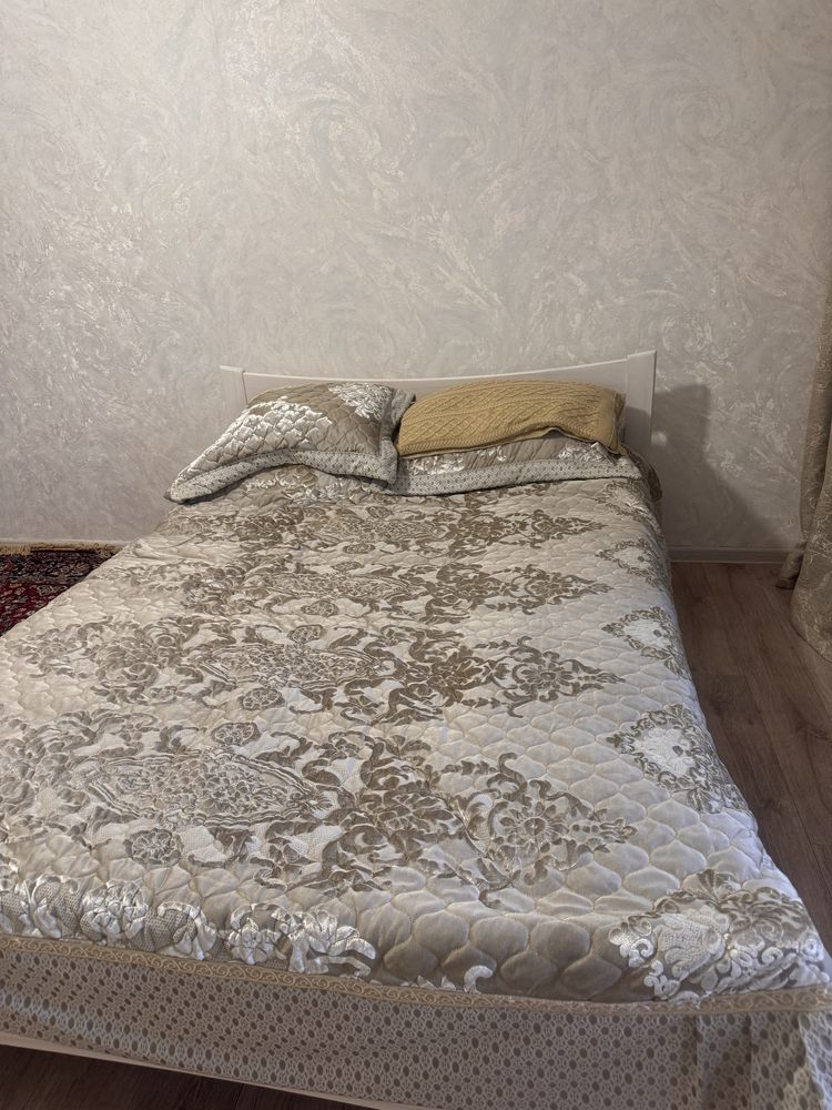 Кровать двуспальная