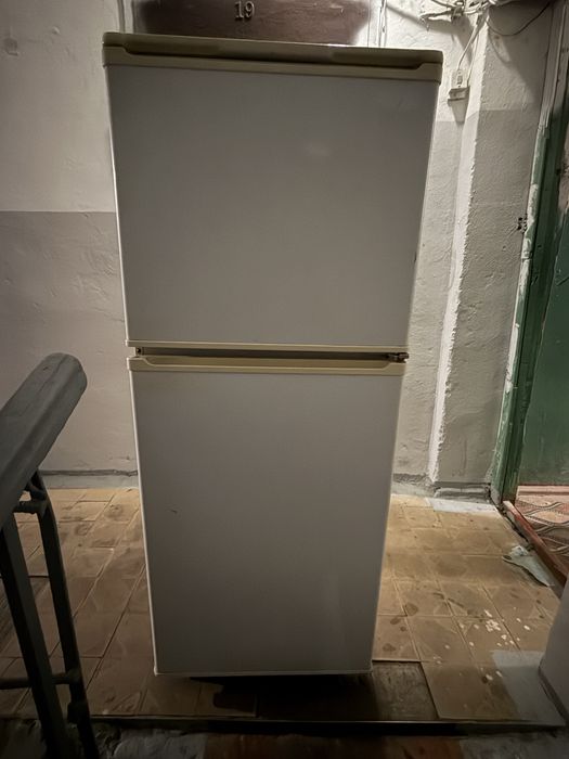 Холодильник рабочий (Бирюса)