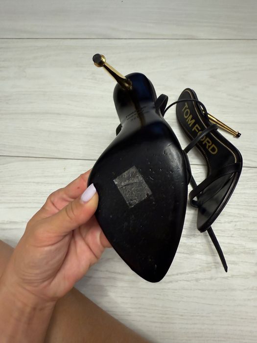 Sandale tom Ford numărul 35