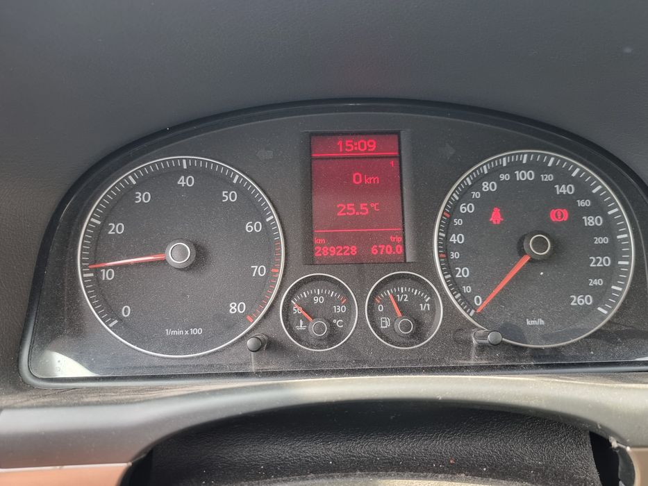 Vând VW Touran 1.4 Tsi