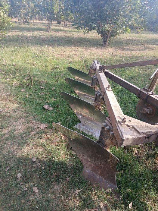 Traktor.bt.150.sotiladi.2006.yil.rama.butun..4korpus.plugi.bor.tolgan.