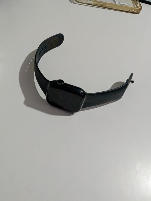 Apple Watch Series 8 (Baterie 87%) - 100% Funcțional, Defect Estetic