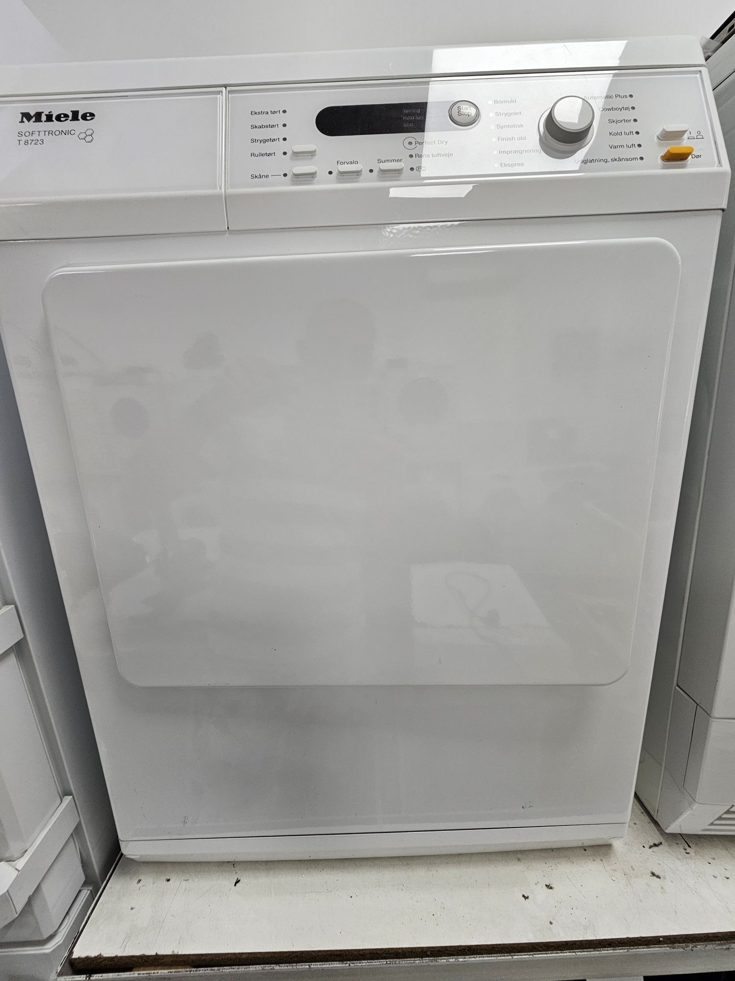 Сушилня miele softtronik T8723 кoминна/въздуховодна