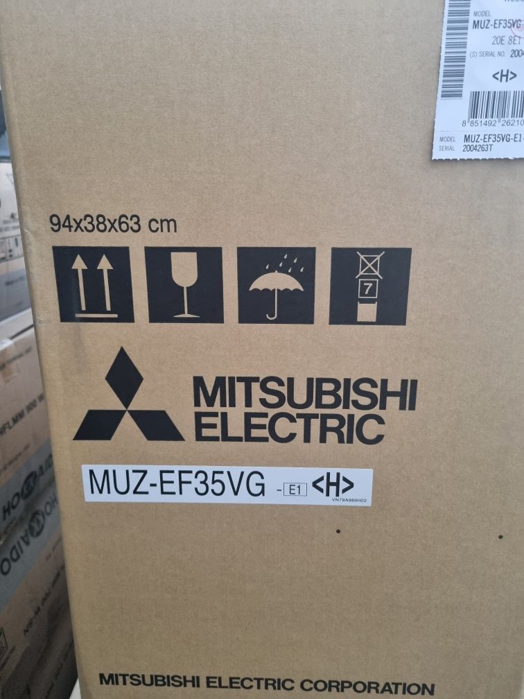 Aer conditionat Mitsubishi negru