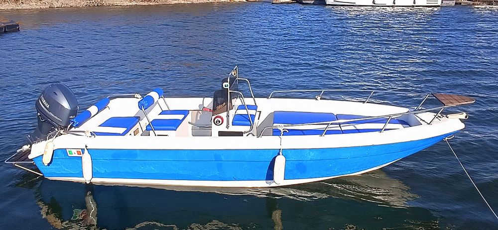 Barca Lazzari + motor