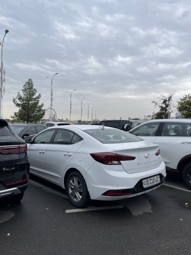 Продам Hyundai Elantra 2020