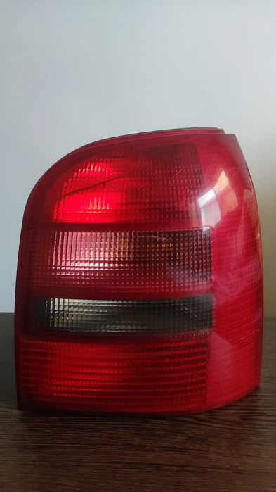 Lampa Stop Dreapta Spate Audi A4 B5 Avant (1994-2001)