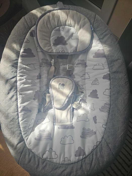 Balansoar multifunctional cu muzica si vibratii Clouds