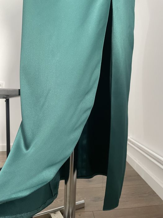 Rochie verde de ocazie cu crapatura