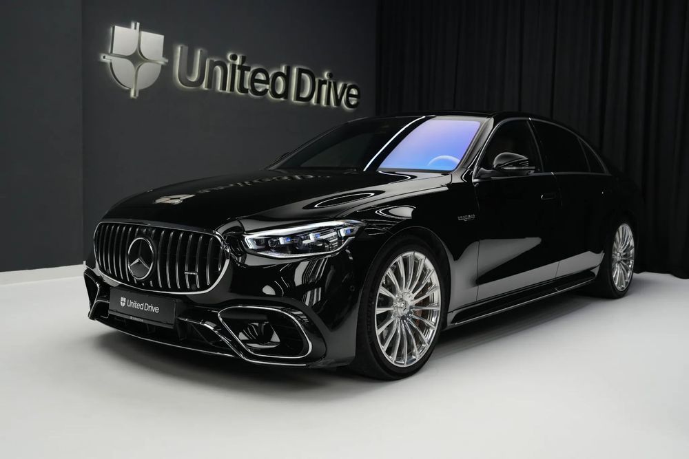 Mercedes-Benz S 63 AMG Mercedes-Benz S 63 AMG E-Performance