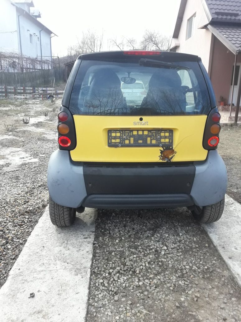 Dezmembrez Smart Fourtwo Smart Fourfour