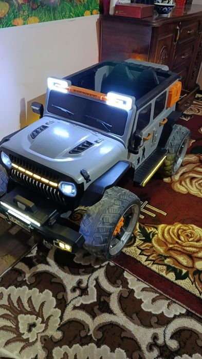 Plutli mashina va korovat