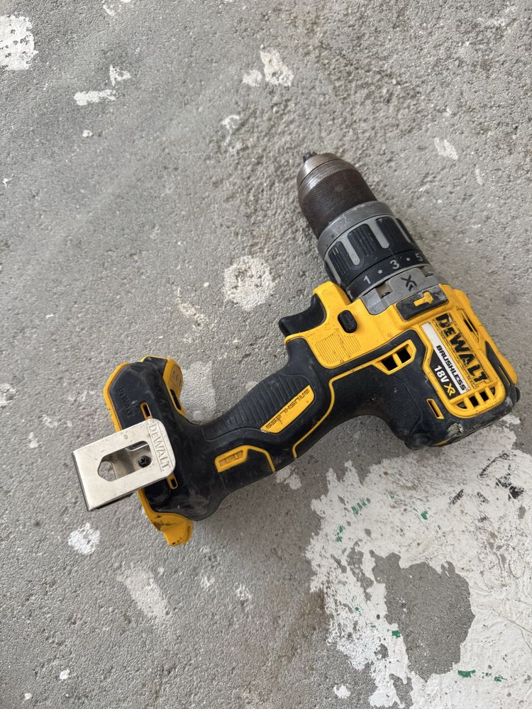 Винтоверти DEWALT DCD 996