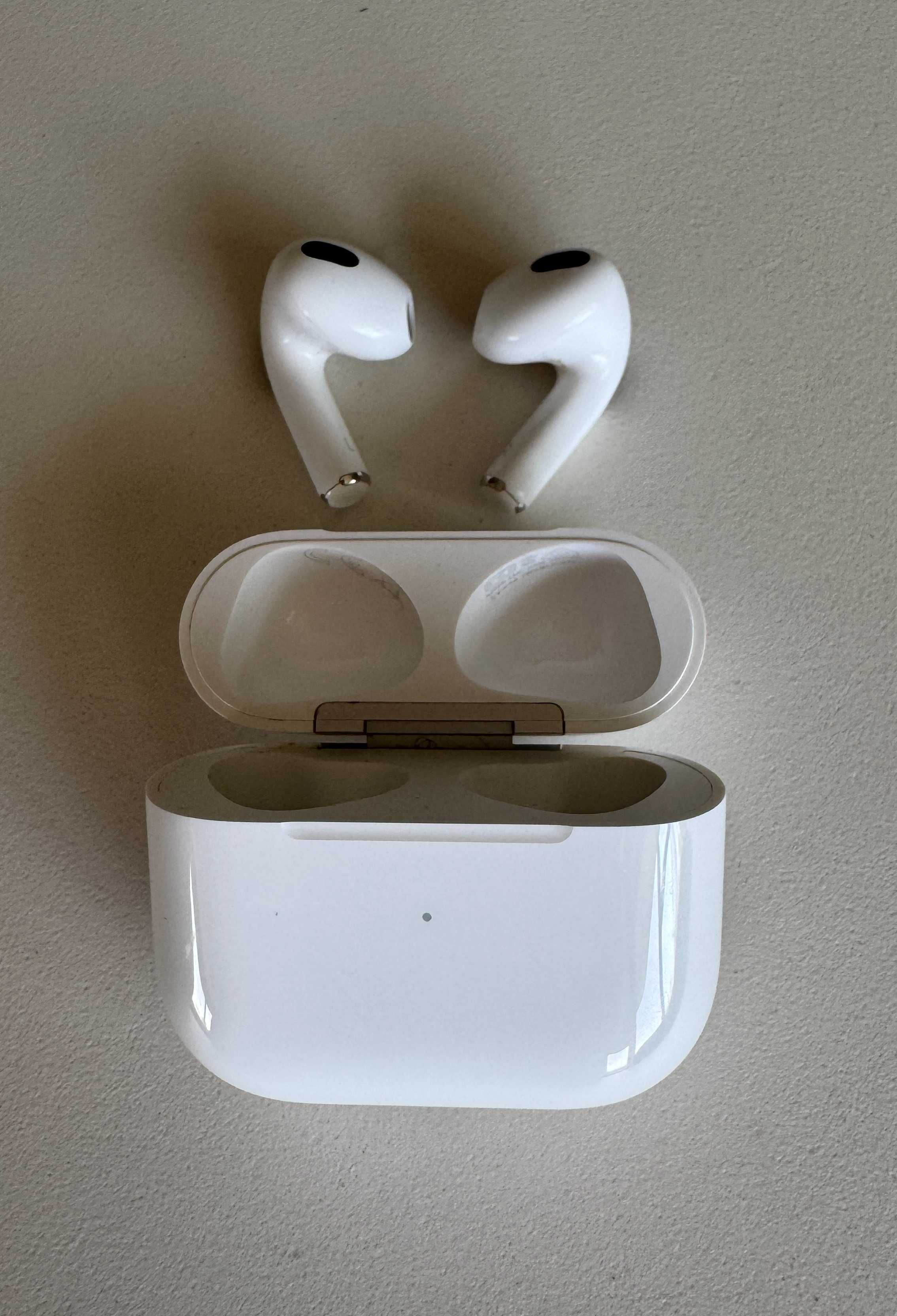 Apple AirPods 3-то поколение