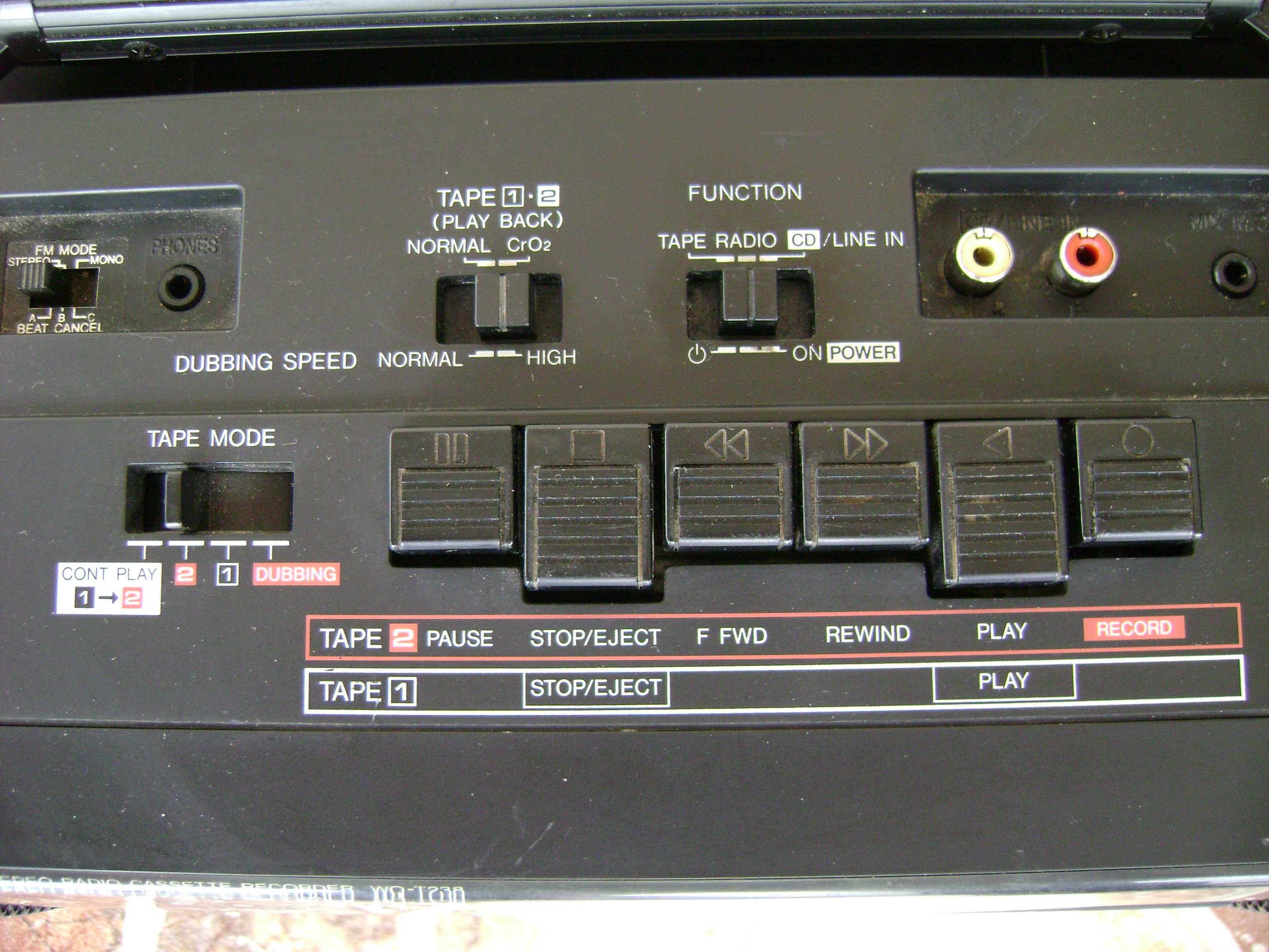 Касетофон Шарп WQ238 BH/BK/ двукасетъчен и нови касети Maxell 90 мин.