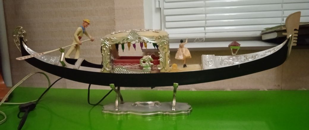Винтажный сувенир  Пандола с подсветкой