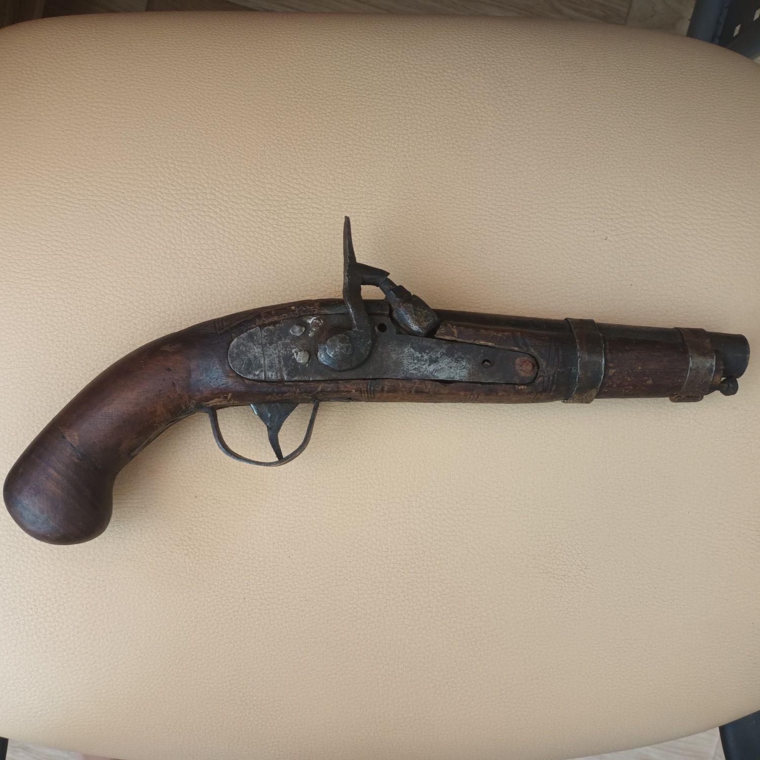 Старинен капсулен пищов от 19 век -пушка револвер  пистолет