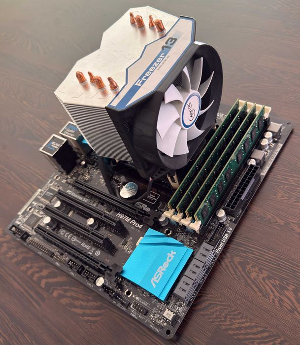 Дъно Дънна платка ASRock H97M, процесор i7 4770, 16gb RAM, охладител