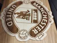 Дърворезба логото на Манчестър Юнайтед