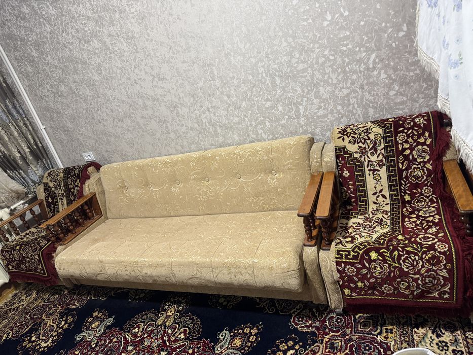 Диван и кресло продается