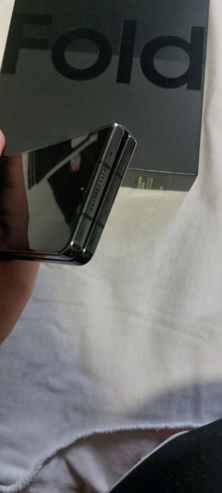 Samsung Z Fold4 , 512GB, 12GB RAM
Utilizat, fara semne de uzura
Culoar