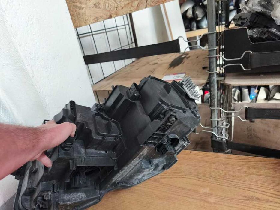 Far LED dreapta VW Tiguan cod: 5NB941082A