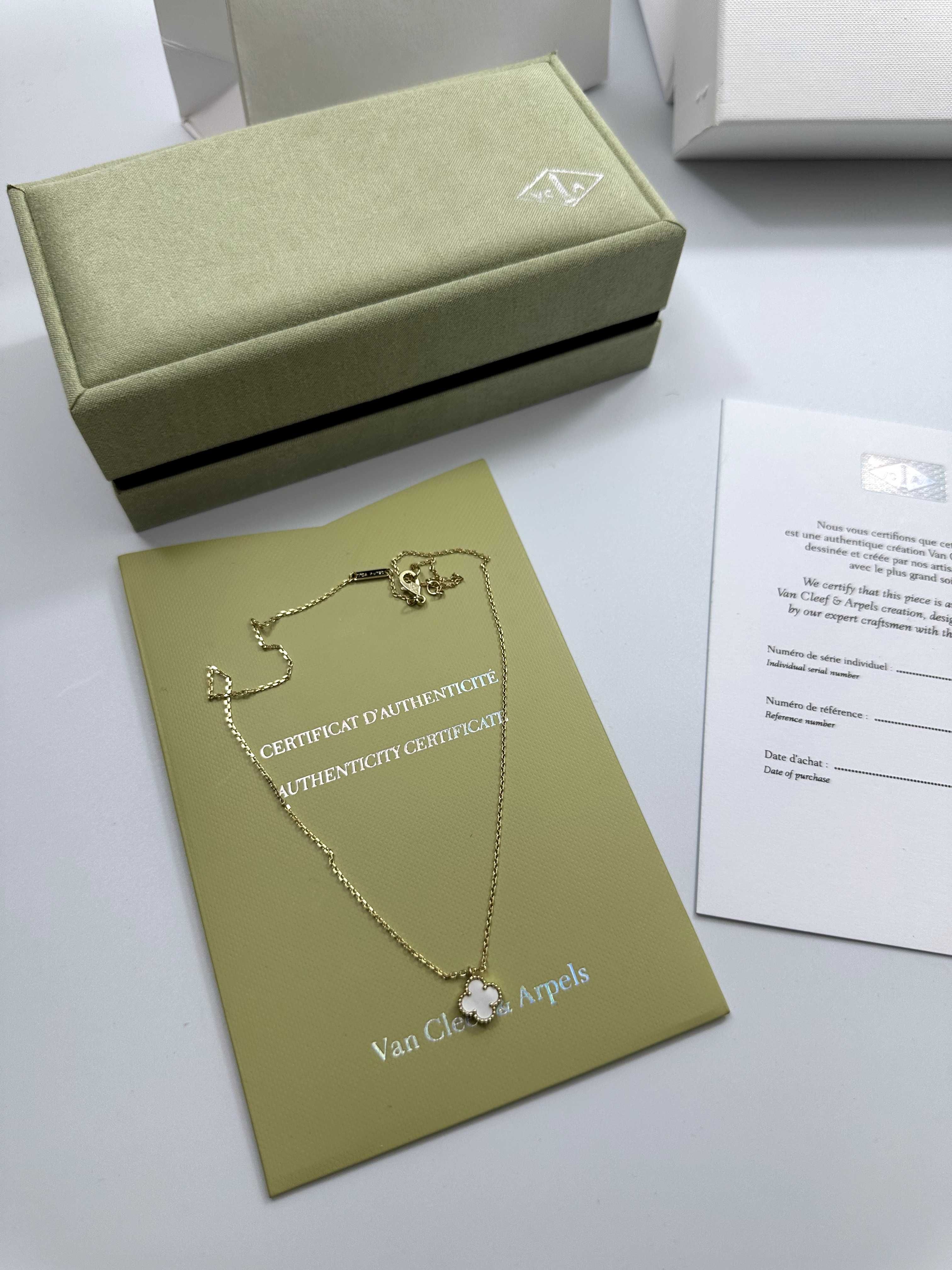 Colier MINI Van Cleef & Arpels Aur 750 White Pearl