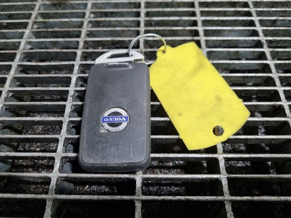 Contact Cu Cheie Volvo XC60 2.4 D 2008 - 2013 SUV (1233) CHEIE