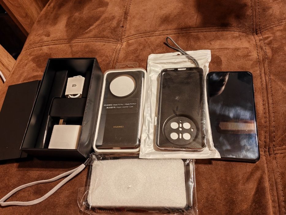 Продавам Huawei Mate 70 pro