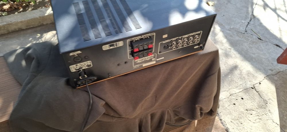 Vând amplificator MARANTZ pm 250