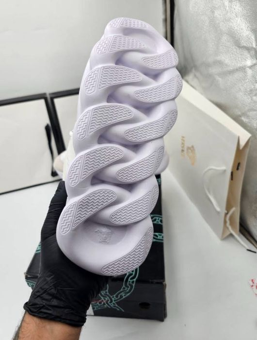 Versace Chain Reaction