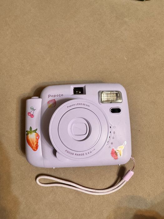 Popoto instant camera