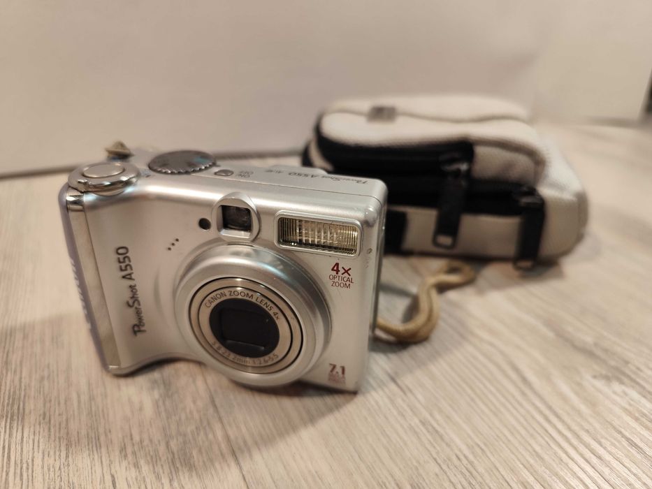 Camera Canon Powershot A550 retro