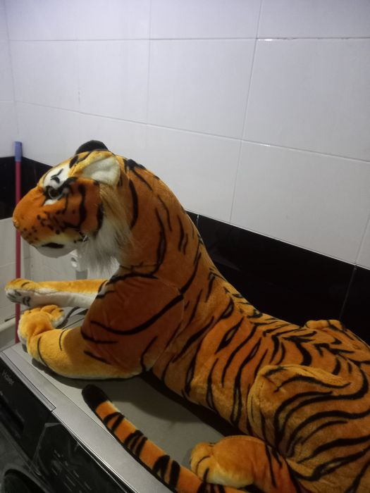 Продаётся мягкая игрушка тигр. Состояние как новый.