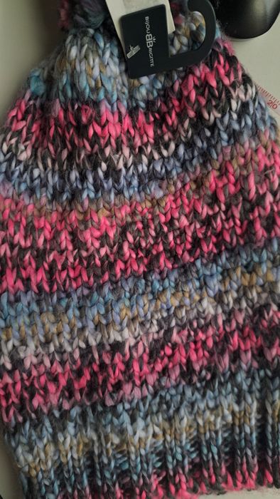 Шалове и зимна шапка