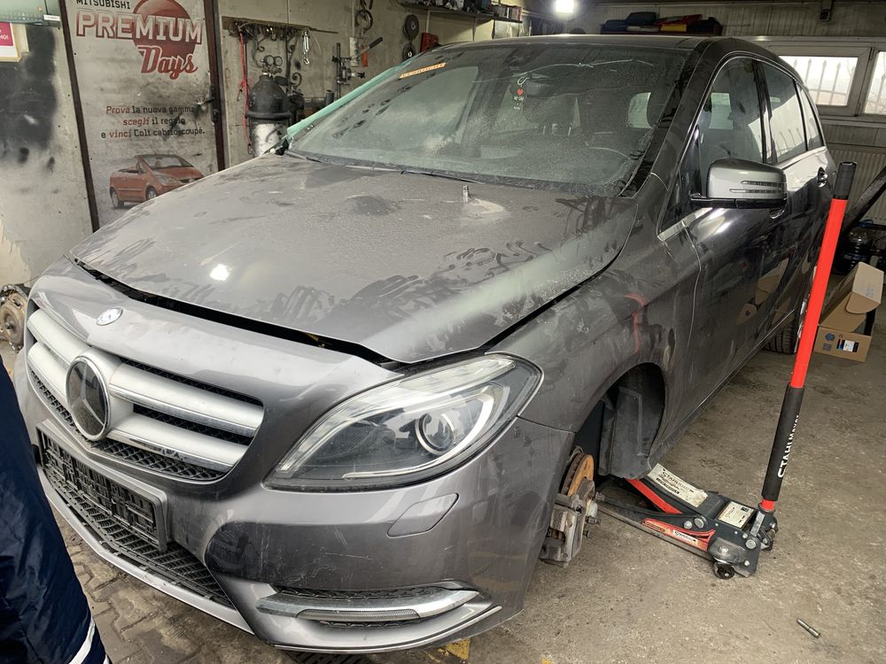 Mercedes B200cdi/136hp/w246/2014г ,На части