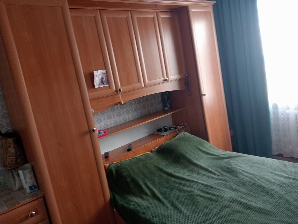 продается спальный гарнитур