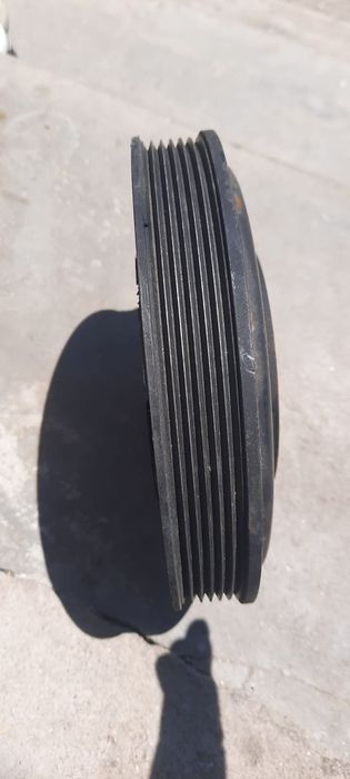 Vând fulie Audi A6 c6 3.0 Tdi