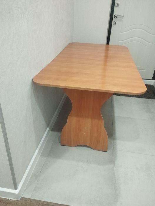 Деревянай столдля кухни