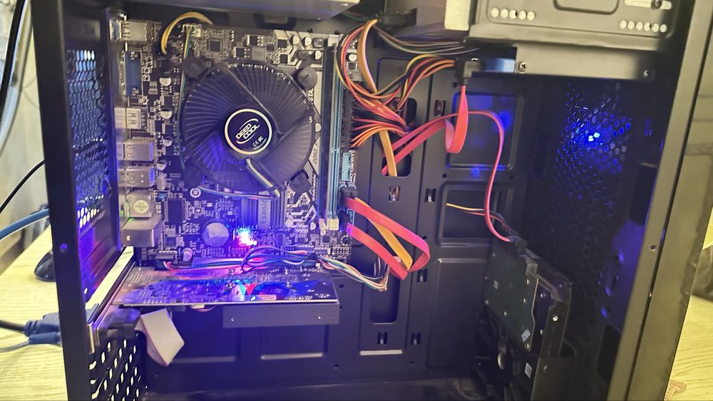 Компьютер продаются тогр есть. Kompyuter sotiladi narxuda kelishamiz