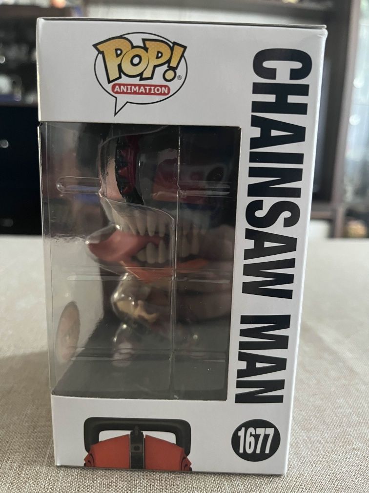 Funko pop chase edition Chainsaw man