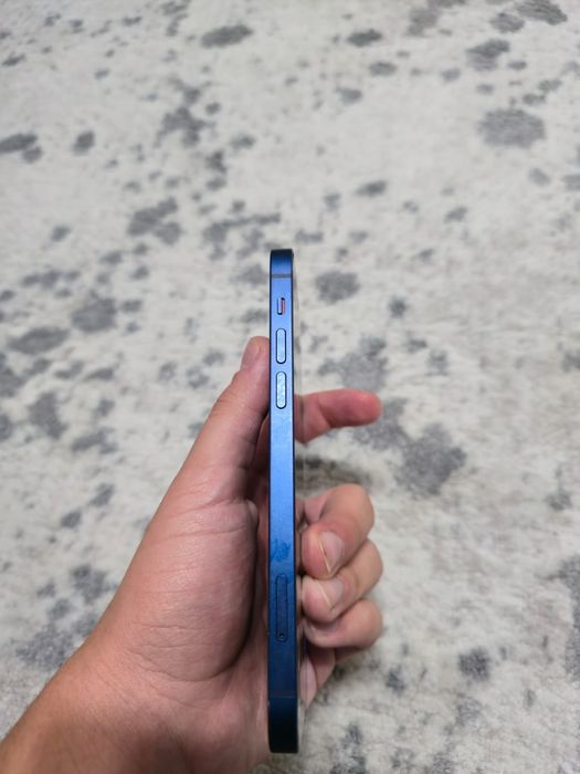 Vând iphone 12 64gb