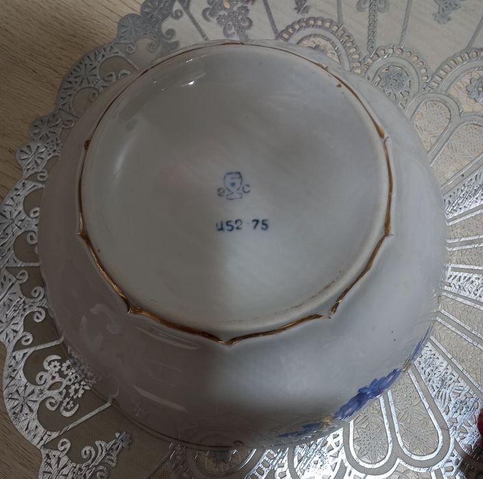 Фарфоровый салатник советский