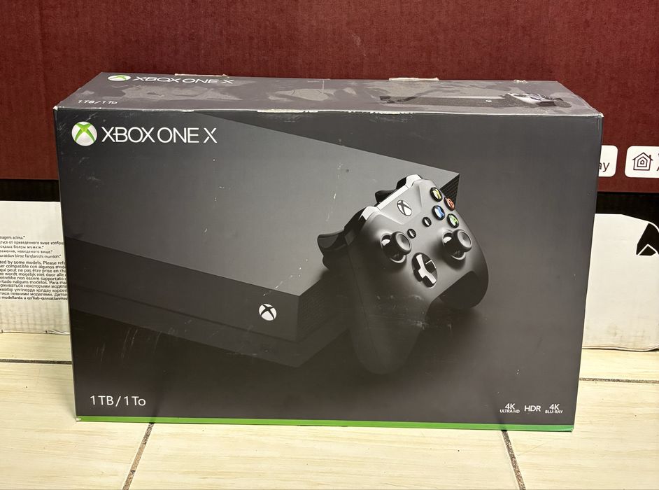 MDM vinde: Xbox One X, 1TB, Negru.