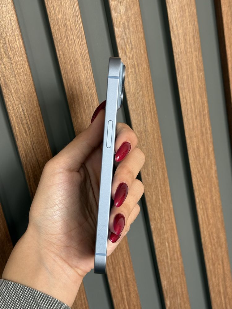 iPhone 14, 128GB – Перфектно състояние, с кутия и заряден кабел