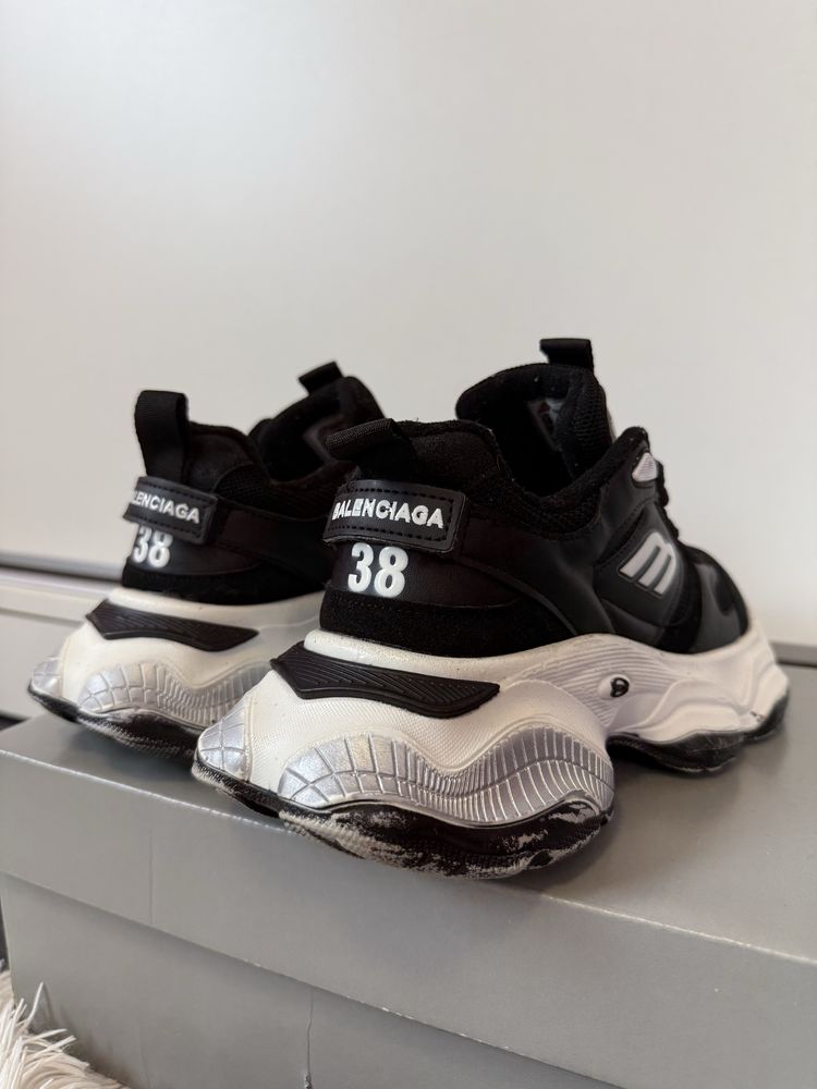 Balenciaga обувки